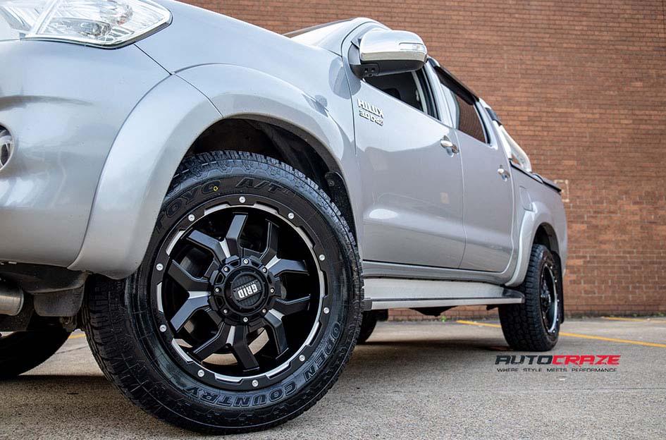 TOYOTA HILUX N70 4WD GD07 MATTE BLACK MILLED